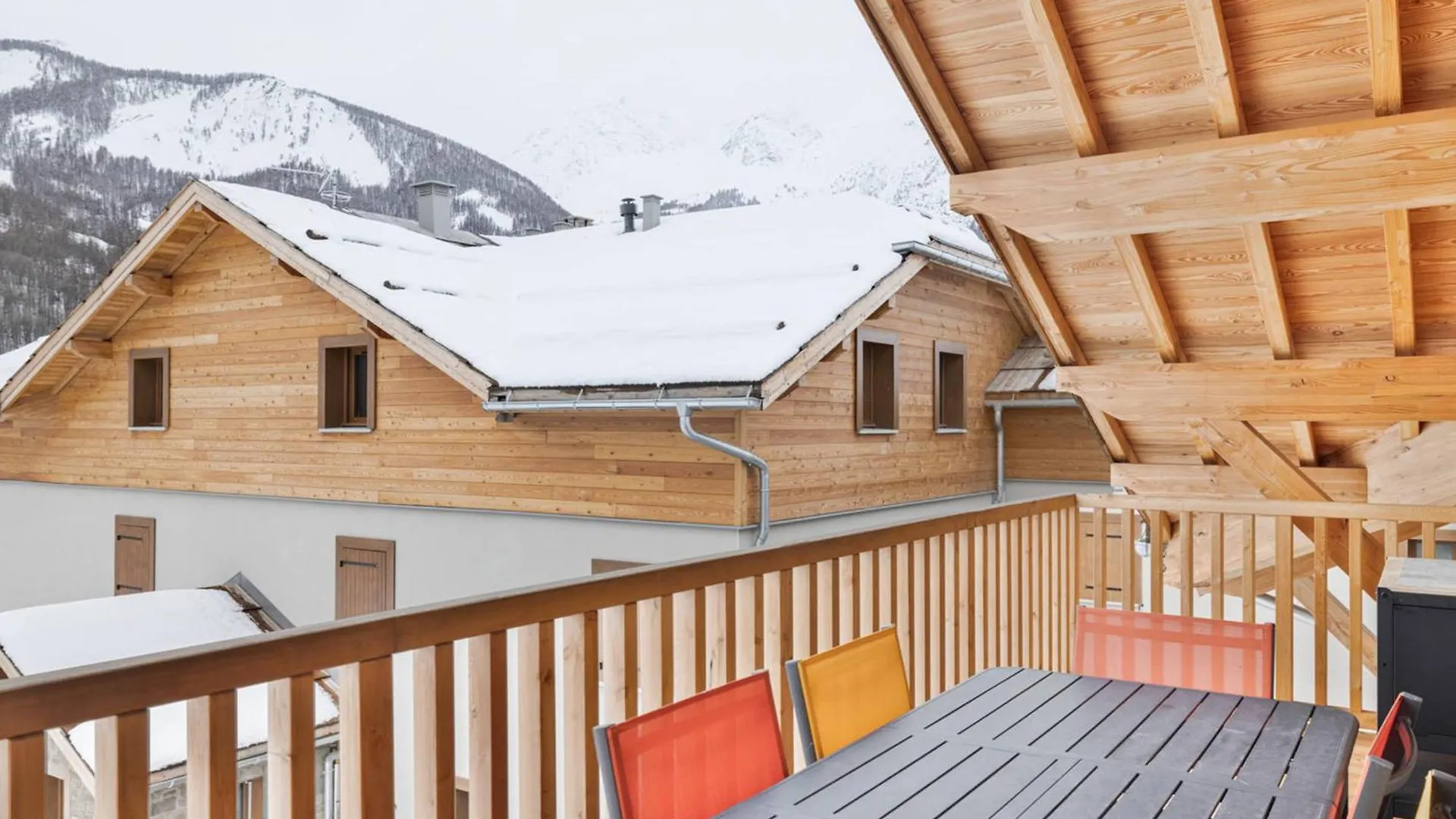 Appartement Neuf Avec Terrasses Et Parking A Serre Chevalier - Fr-1-808-4 蒙乃第耶-勒潘