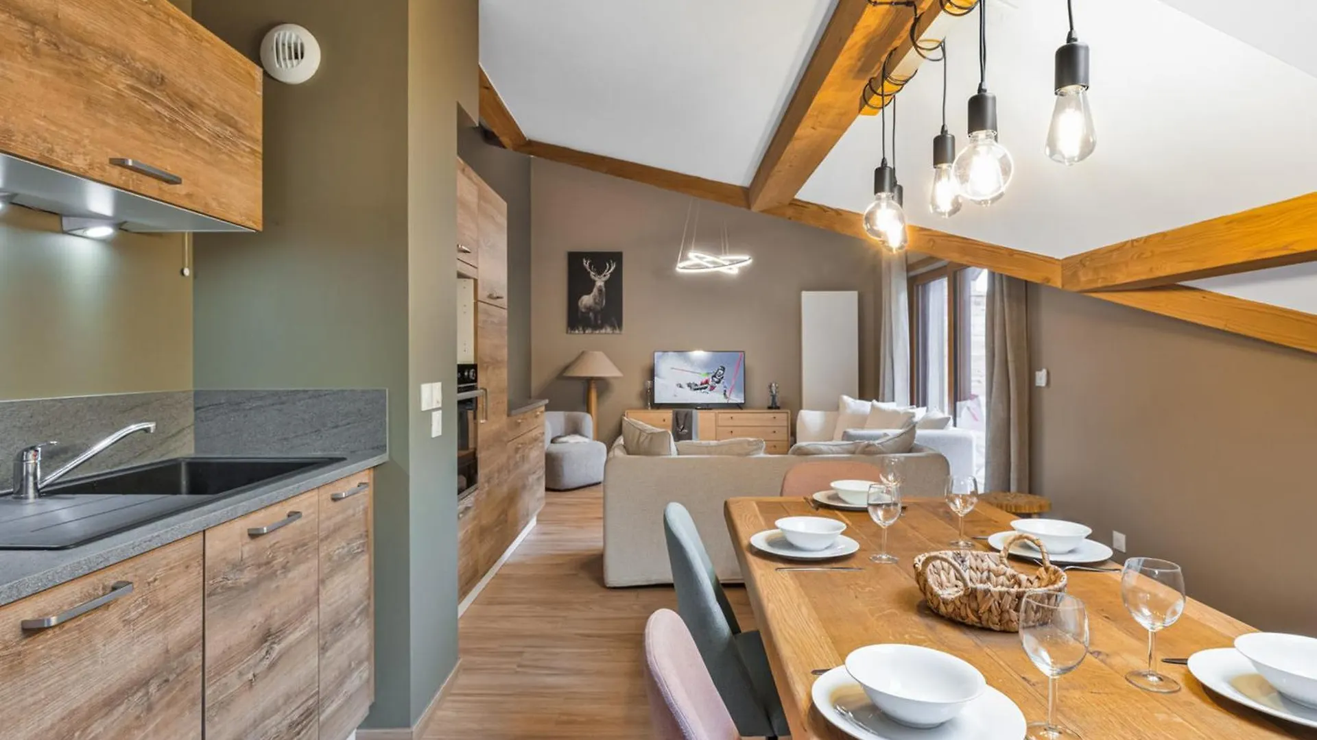 Appartement Neuf Avec Terrasses Et Parking A Serre Chevalier - Fr-1-808-4 Le Monêtier-les-Bains 0*,  Francia